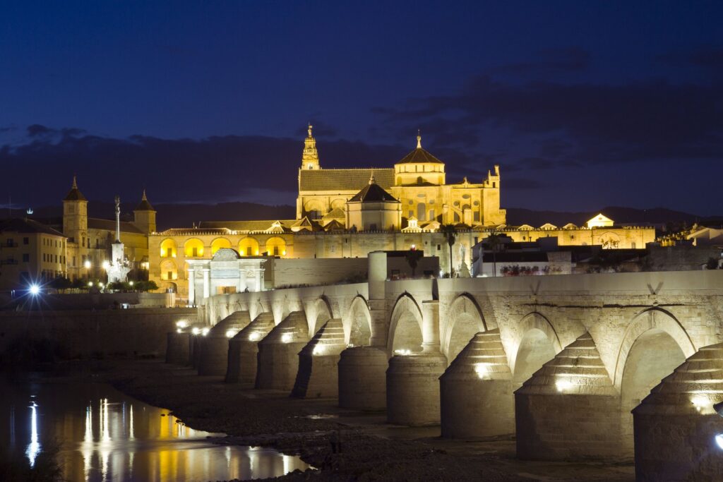 Córdoba en Semana Santa 2026: guía de procesiones y alojamiento en el centro Centro histórico de Córdoba - Apartamentos Turísticos Villa Antala